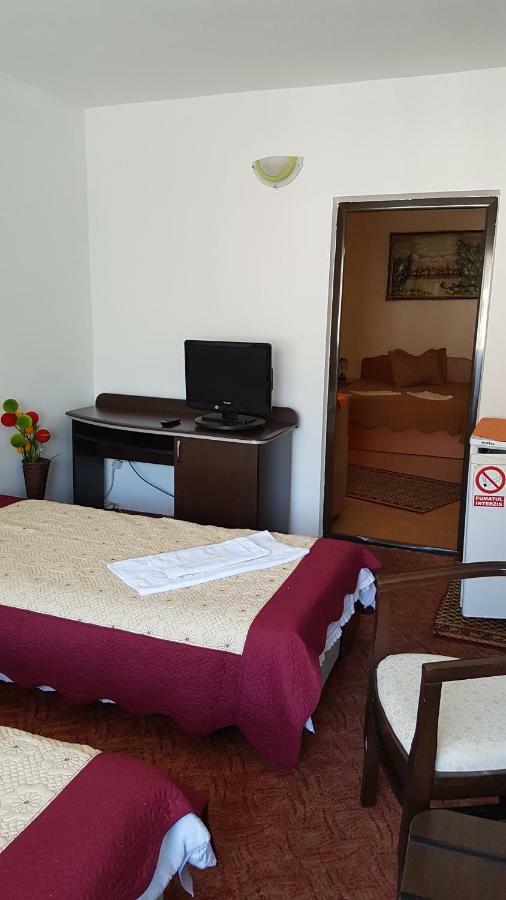 Riviera Valceana Panzió Râmnicu Vâlcea Kültér fotó