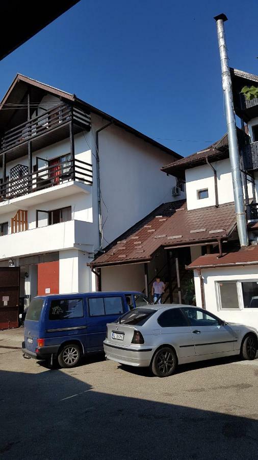 Riviera Valceana Panzió Râmnicu Vâlcea Kültér fotó