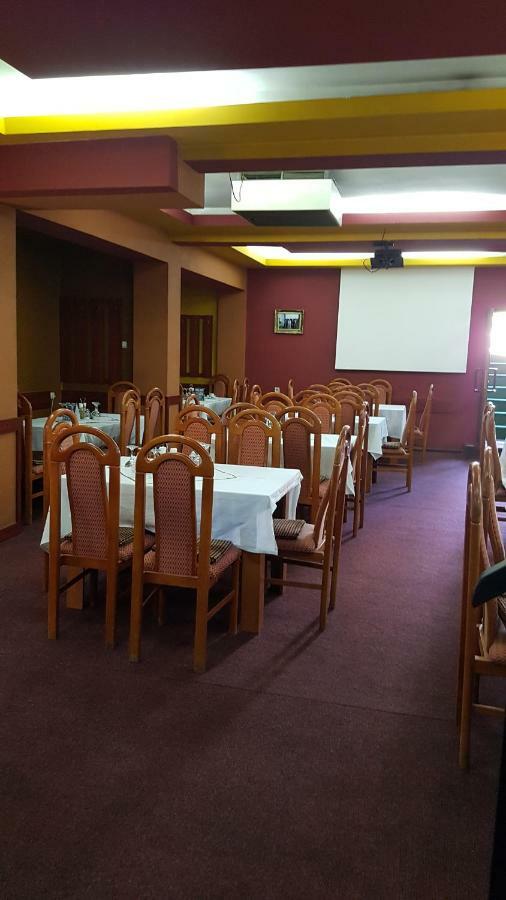 Riviera Valceana Panzió Râmnicu Vâlcea Kültér fotó